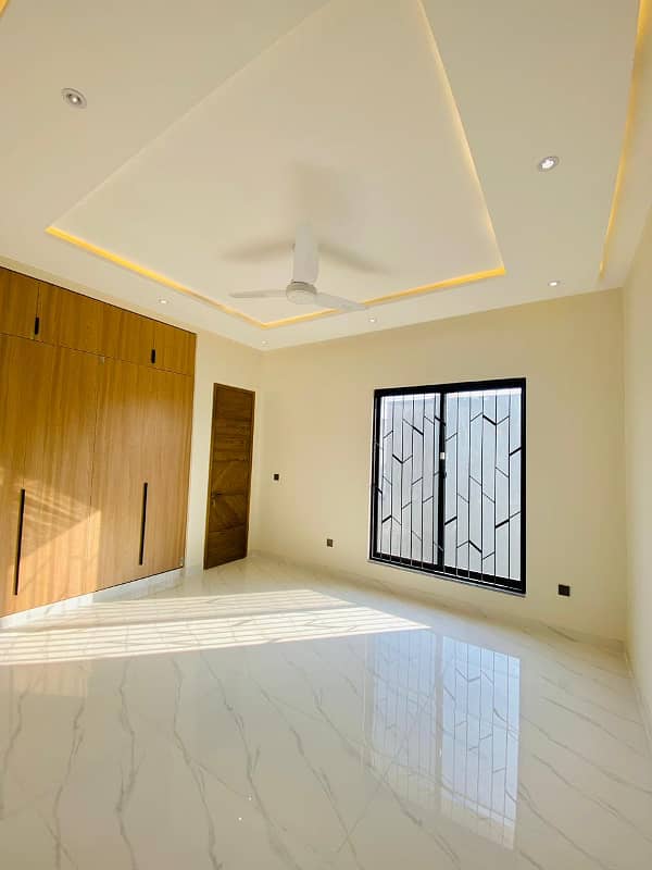 Ten Marla Non-Furnished Brand New House For Rent In Bahria Town, Lahore. 9