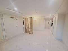 One Bed Non-Furnished Brand New Appartment For Rent In Bahria Town, Lahore.
