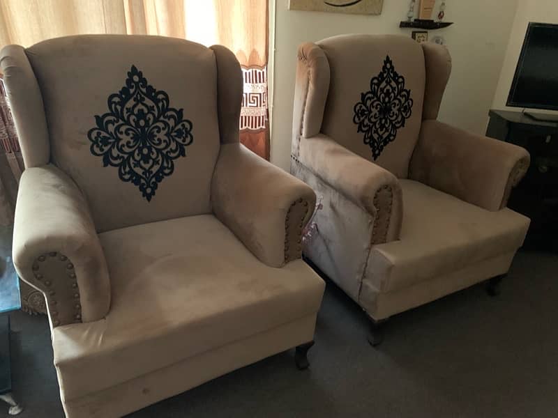 7 seater sofa set almost new bought recently 2