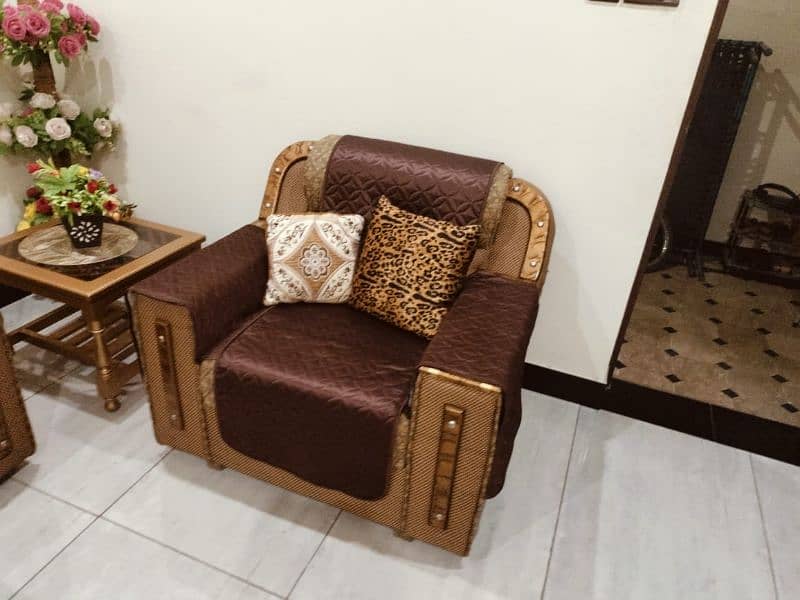 Brand New Sofa set with cemter table 2