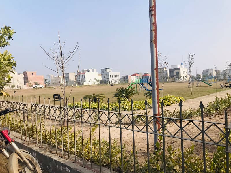 5 Marla 40 Feet Road Corner Plot For Sale in Tulip Block Park View City Lahore 5