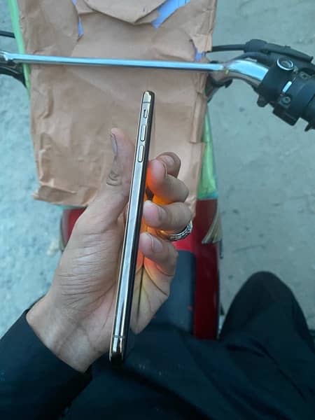 I Phone xs max 512 gb non pta Factory unlock With Box all ok Bus 3