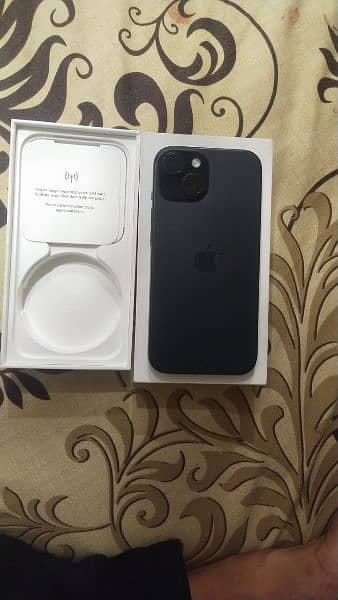 IPHONE 15 BRAND NEW 10 DAYS USED 2
