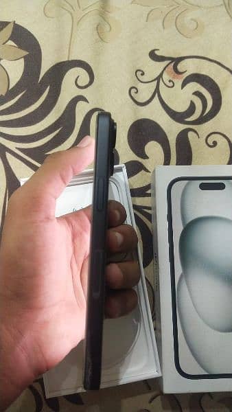 IPHONE 15 BRAND NEW 10 DAYS USED 4