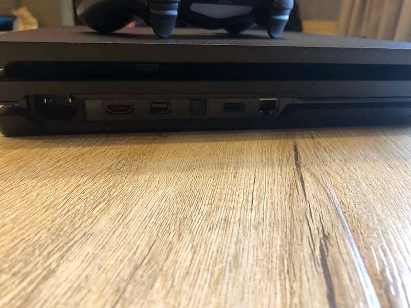 PS4 PRO IMPORTED     USED/LIKE NEW   WITH GAMES INCLUDED 3