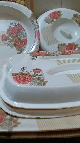 dinner set sale well condition in use 2