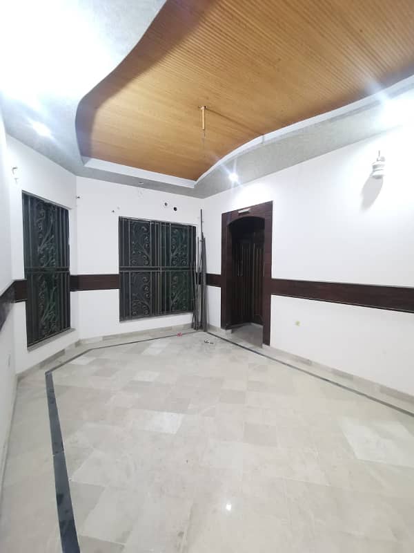 TNT Colony Satiana Road Faisalabad 20 Marla Double Storey House For Rent 3