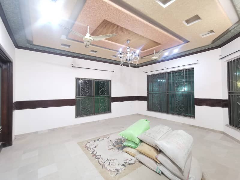 TNT Colony Satiana Road Faisalabad 20 Marla Double Storey House For Rent 17