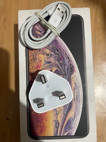 iphone xs max ka 100% original box pulled charger hy 0