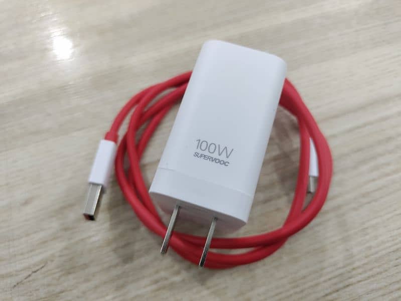 bike Oneplus 11 pro 100w charger with cable 100% original box pulled 0
