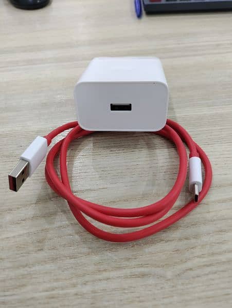 bike Oneplus 11 pro 100w charger with cable 100% original box pulled 2