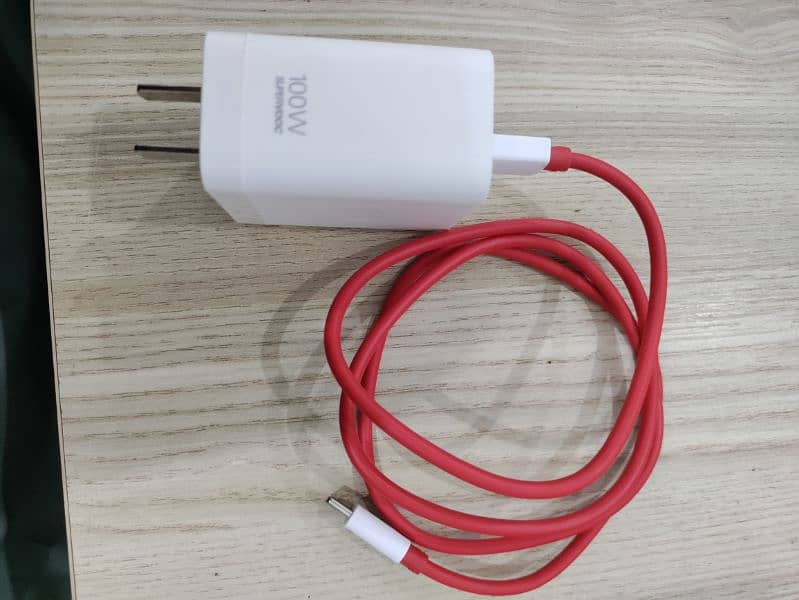 bike Oneplus 11 pro 100w charger with cable 100% original box pulled 7