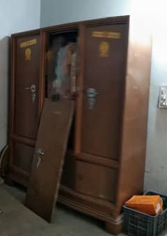 Full Size Safe Almirah For Sale 0