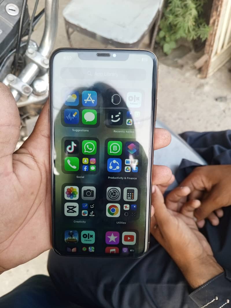 iphone xs max non pta box sat ha 0