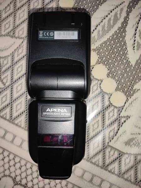 Apkina 568 flash gun with charger 0