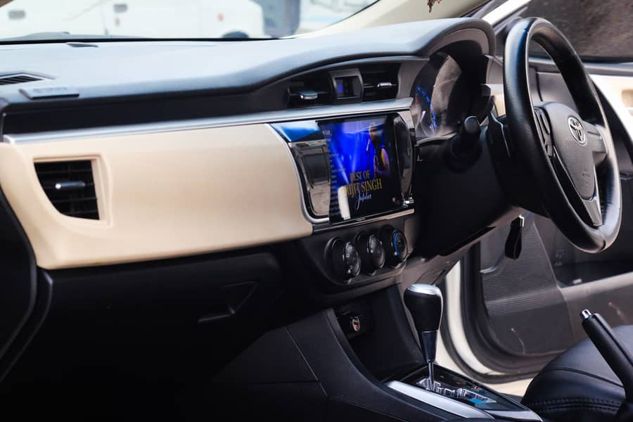 Toyota Corolla Altis Grande CVT-i 1.8 (2015) uplift (2024) 5