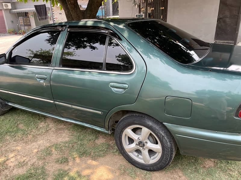 Nissan Sunny 2001 3