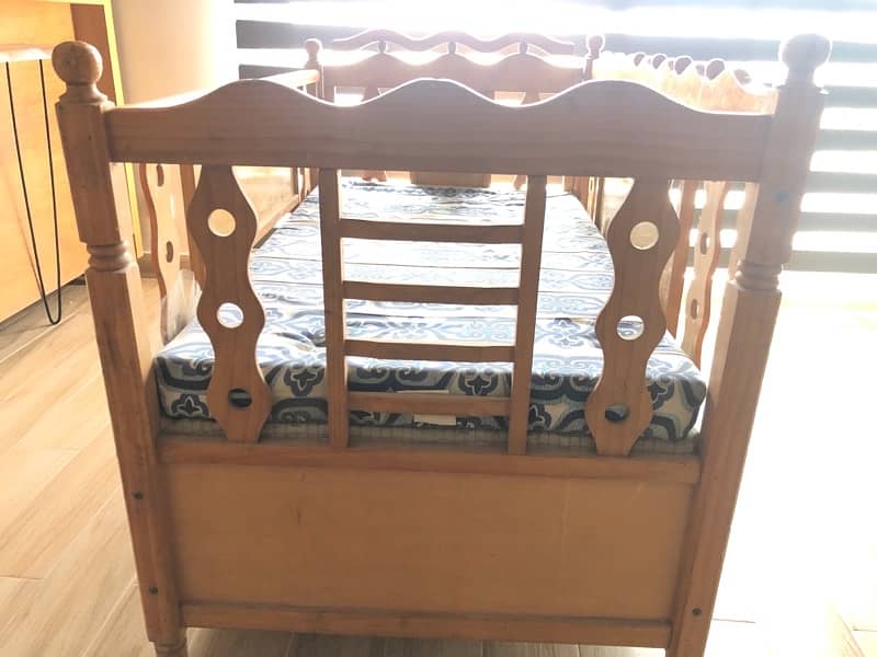 Baby cot for sale (1 large and 1 small) 4