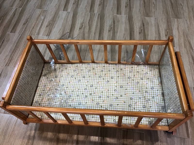 Baby cot for sale (1 large and 1 small) 8