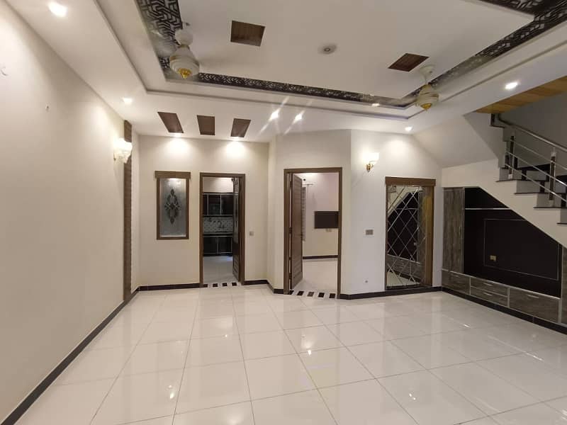 5 Marla Beautiful House For Sale At The Prime Location Of Johar Town 11