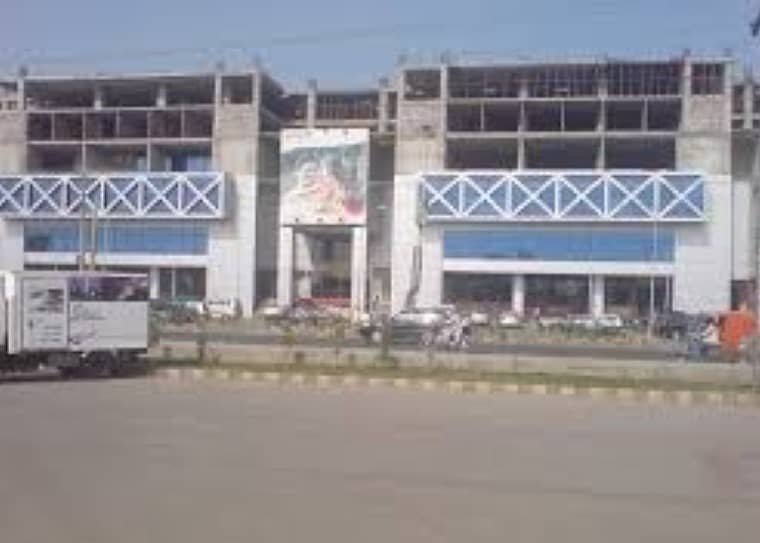 VIP 276 sqft Office for Sale at Kohinoor One Plaza, Faisalabad Best for Investment 4