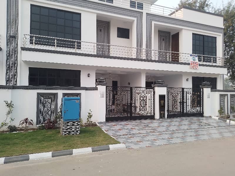 Centrally Located House In Green City Is Available For sale 2