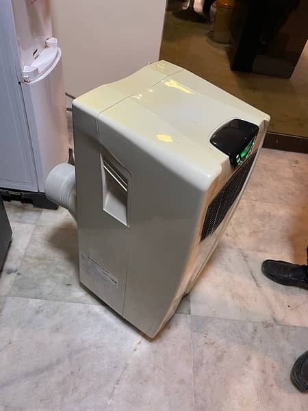 West Point Portable Ac running and genuine condition 1