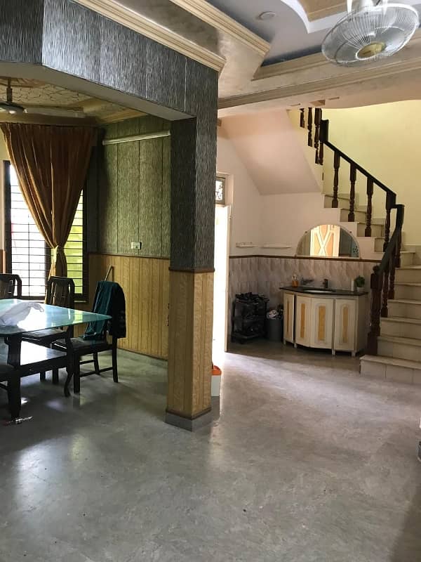 Sheikh Colony House For sale Sized 7 Marla 9