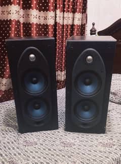 Home Theater Speakers and Subwoofer Tower speakers (Bose JBL Yamaha)