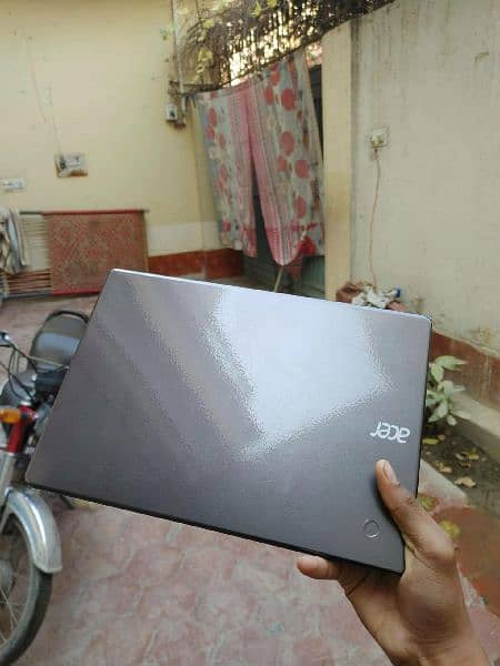 Acer C740 5th Generation 4GB RAM (128 GB SSD) 3