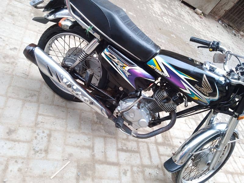 Honda CG 125 blk colour 1