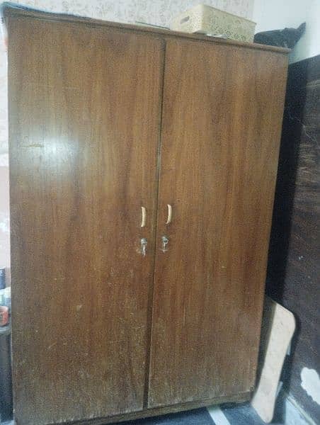 used wardrobe 0