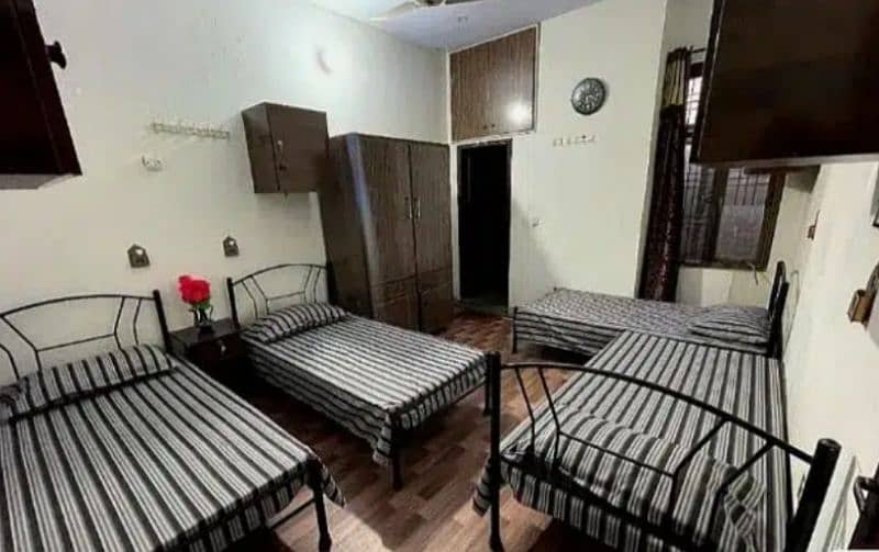 Raza boys hostel single and sharing room available 3