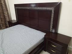 Bed set with side tables and dressing table