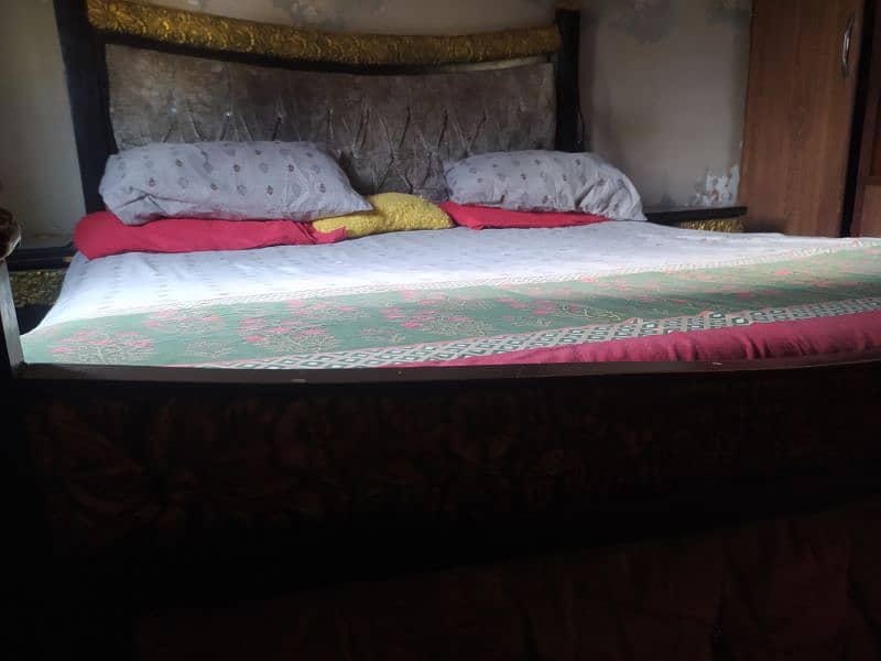 bed with 2 side tables and without matris 1