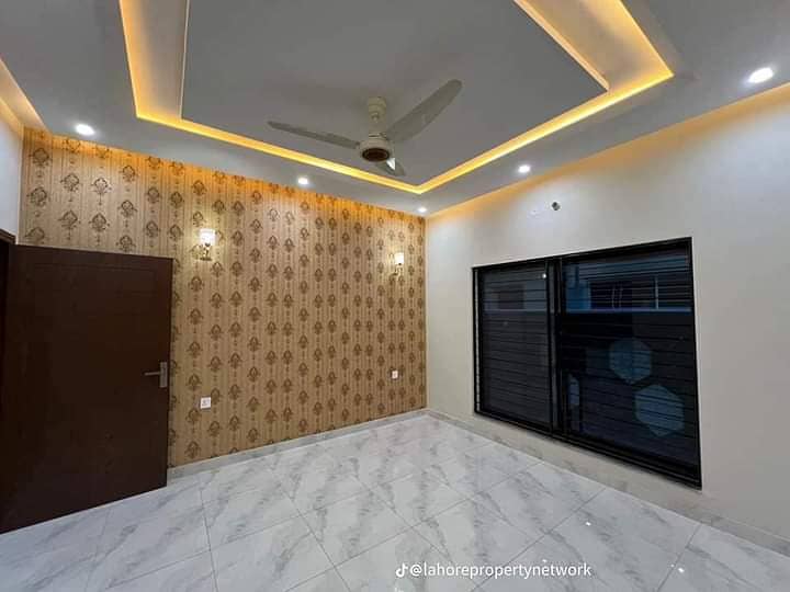 10 MARLA Upper Portion Available For Rent In Central Park Housing Scheme, Lahore 9