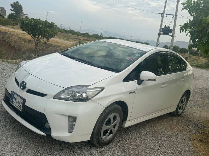 Toyota Prius 2013 1