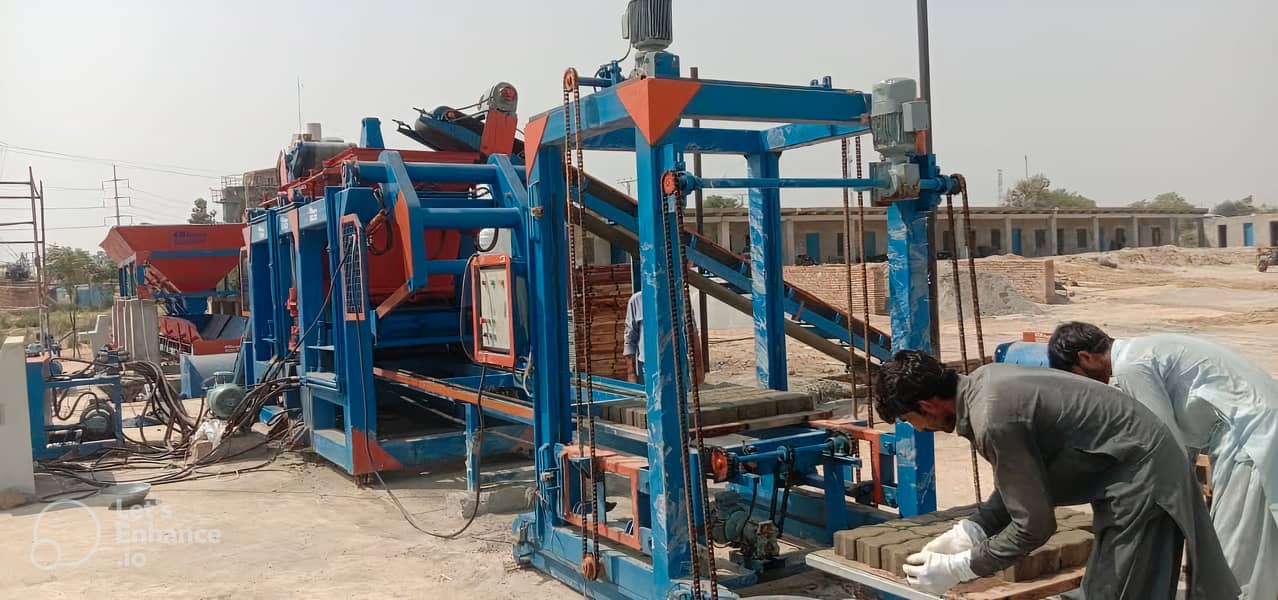 Fully automatic concrete paver blocks making machinery in pakistan 3