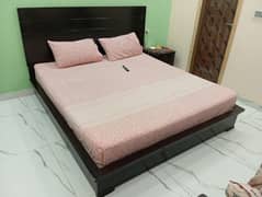 King Size Bed with side tables for Sale