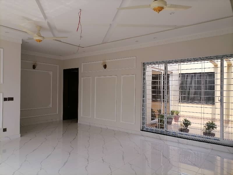 Spacious 10 Marla House Available For sale In Punjab University Society Phase 2 2