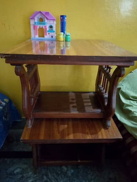 table with two side tables 1