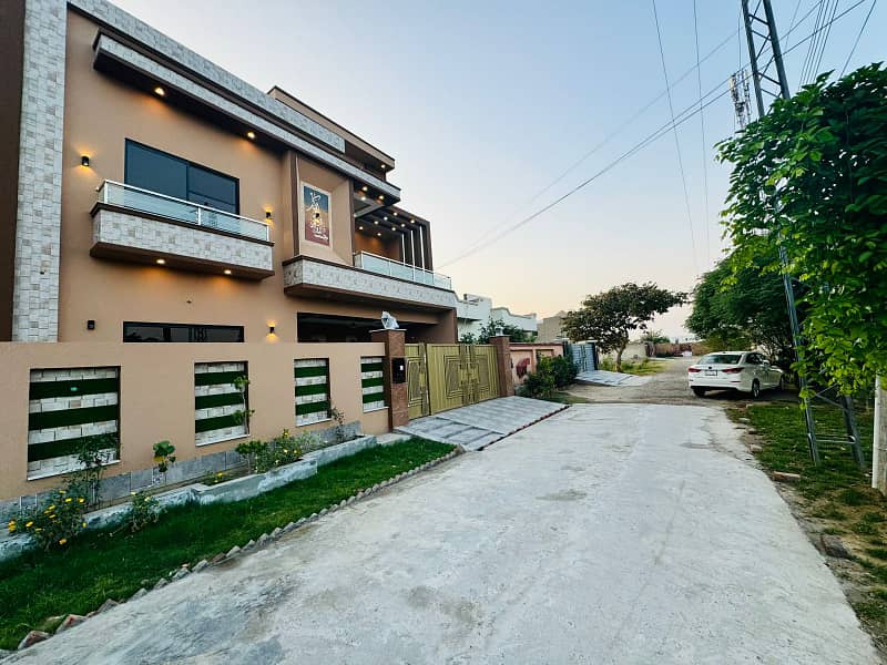 10 Marla luxury house in neshiman e Iqbal Cooperative Housing Society Phase 2 Lahore 6