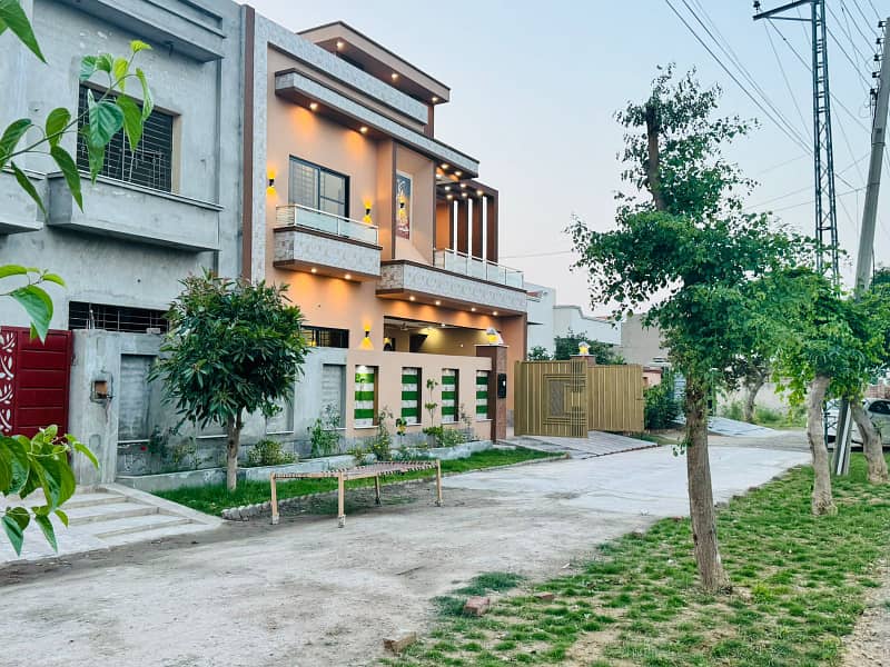 10 Marla luxury house in neshiman e Iqbal Cooperative Housing Society Phase 2 Lahore 11
