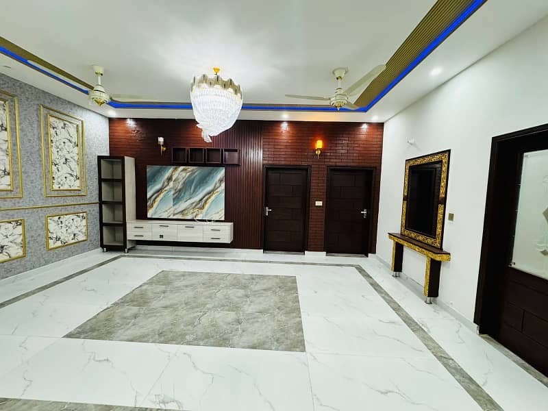 10 Marla luxury house in neshiman e Iqbal Cooperative Housing Society Phase 2 Lahore 20