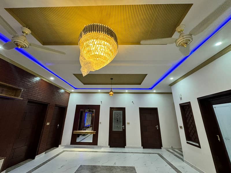 10 Marla luxury house in neshiman e Iqbal Cooperative Housing Society Phase 2 Lahore 29