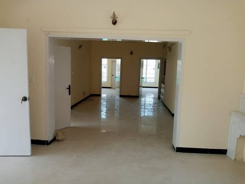 4 bed upper portion for rent in chaklala scheme 3 0