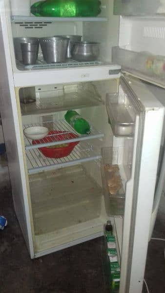 Refrigerator sale L. G urgently 3