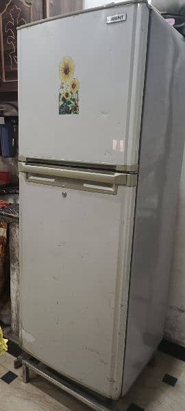 I'm selling the orient fridge medium size 0