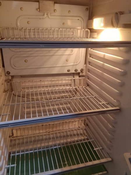 Dawlance fridge. medium size . 0306 5166011 5