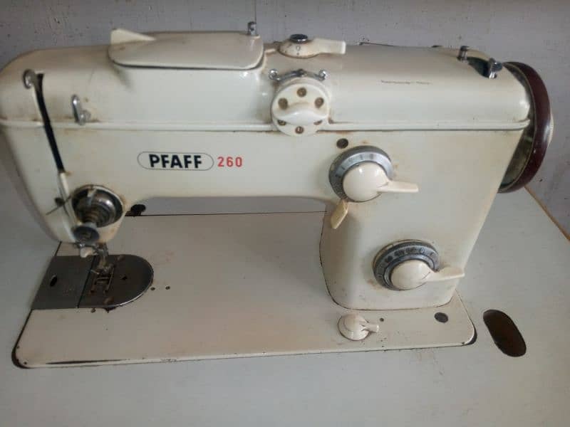 Pfaff 260. model. Germany machine 2